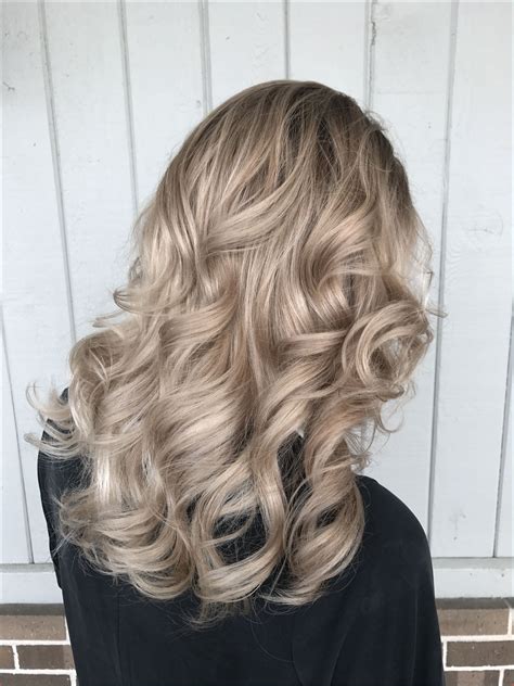 Dishwater Blonde Hair Color 152211 Champagne Beige Blonde Balayage