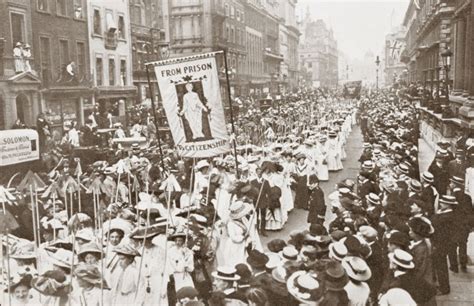 pardon suffragettes made criminals during fight for vote say campaigners metro news