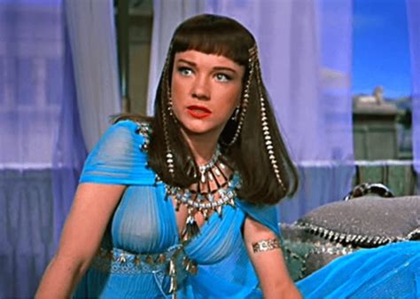 7 Terrible Costume Mistakes In The History Of Cinema Genmice
