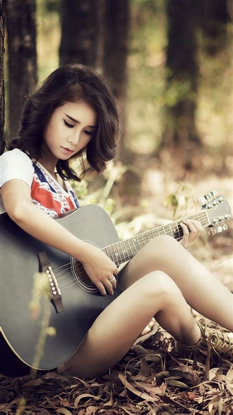 Cute Girls With Guitar Wallpapers