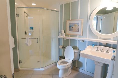 Because of the sprawling layout of disney's boardwalk resort, some rooms may be quite far away from the elevators. Disney's Boardwalk Villas 1 Bedroom Villa Review - Smart ...