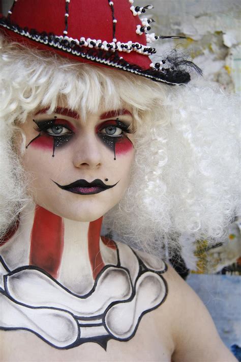 Faces With A Twist Facepainting Gallery Jester Makeup Halloween