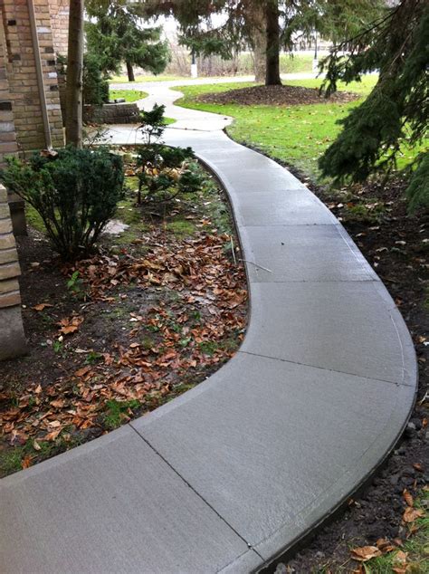 Broom Finished Concrete Sidewalk In London Ontario Concrete Walkway