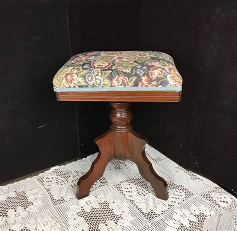 Early 1940s Adjustable Piano Stool With Padded Fabric Seat