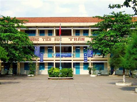 Ngôi trường thân yêu của em mang tên một vị anh hùng dân tộc nguyễn viết xuân. Tả ngôi trường của em - Chọn lọc những bài văn tả trường ...