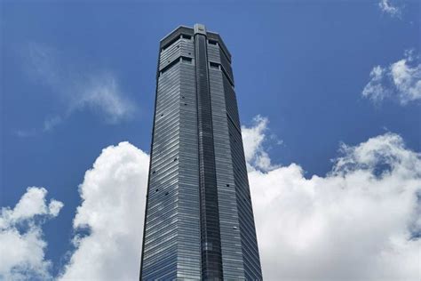 Watch 300m Tall Skyscraper Starts Wobbling By Itself In Chi