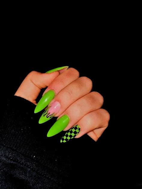 Billie Eilish Nails Stylish Nails Designs Green Nails Makeup Nails