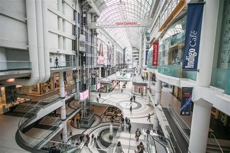Toronto Eaton Centre and other shopping malls are closing because of