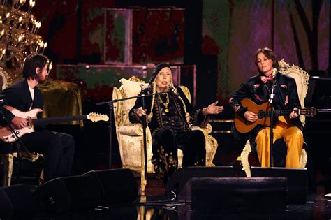 Joni Mitchell Performs At The Grammys For The First Time The New York
