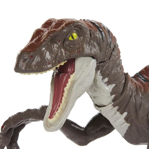 Mattel Jurassic World Βασική Φιγούρα Δεινόσαυρου Με Σπαστά Μέλη Savage Strike Velociraptor