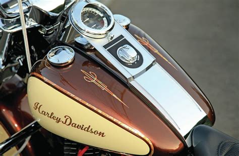 879 results for custom harley gas tanks. 2005 Harley-Davidson Softail - Hoggin' Up All Lanes