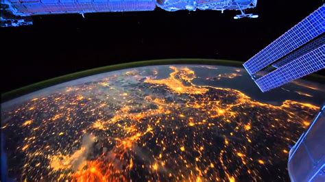 Vista Nocturna Del Planeta Tierra Desde Estación Espacial Internacional