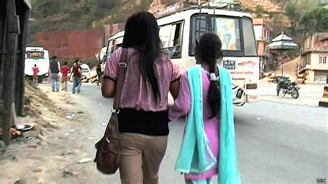 भूकंप के बाद बढ़ती लड़कियों की तस्करी Bbc News हिंदी