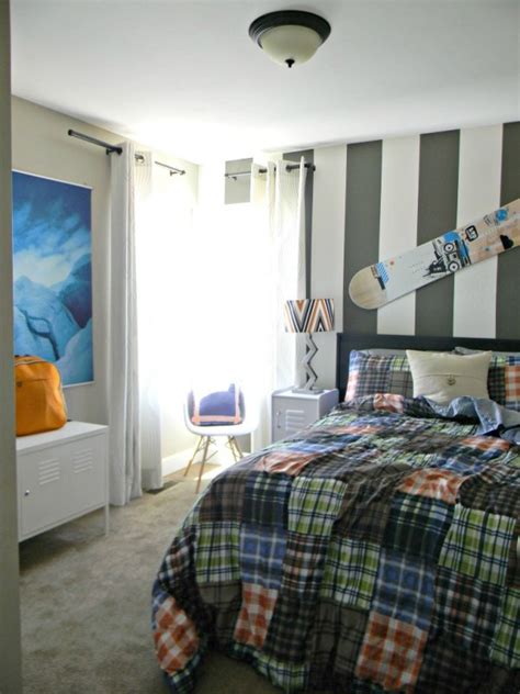 A hammock bed would sure great to have in a dream bedroom. Cool Boys Rooms - Design Dazzle