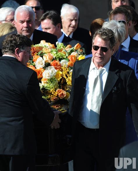 Photo Actress Farrah Fawcett S Funeral Held In Los Angeles Lap2009063004