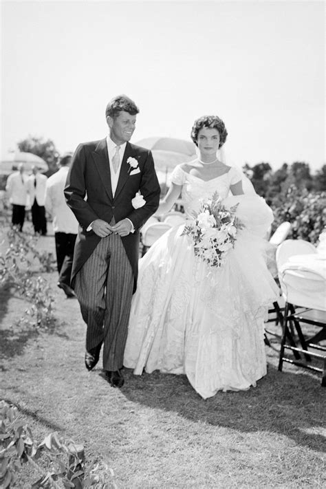 The 50 Most Iconic Wedding Gowns In History Robe De Mariee Belle