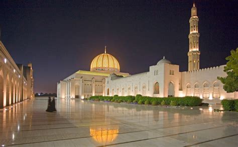Visit Sumptuous Sultan Qaboos Mosque In Oman Places To See In Your