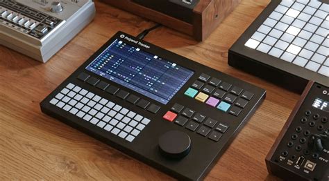 Polyend Reveal Tracker New Standalone Sampler Synth And Sequencer