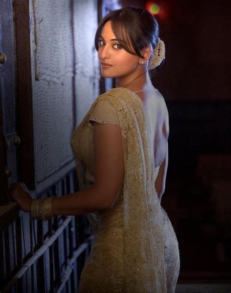 Sonakshi Sinha In Saree Sexy Back Expose Stills Hot Actress Sonakshi