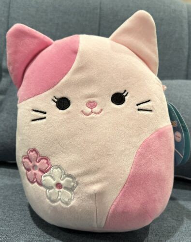 Nwt Squishmallow 8 Roseanne The Pink Sakura Cat Hot Topic Exclusive