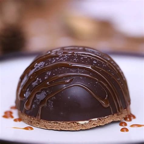 Fondez de bonheur pour la coque chocolat glacé fourrée à la vanille