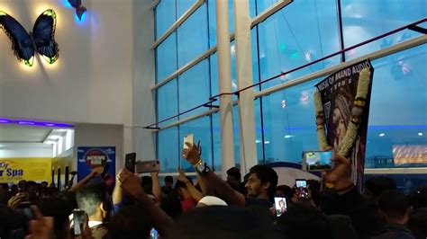 The Villainkiccha Sudeep Crazz In Gt World Mall Bangalore Youtube