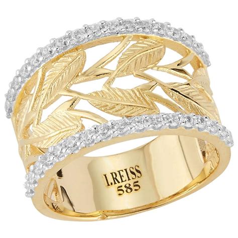 Handcrafted 14 Karat Yellow Gold Vine Leaf Filigree Ring For Sale At