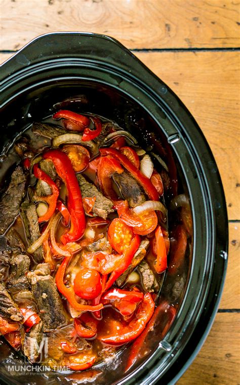 1 green pepper, seeded and thinly sliced. Crock Pot Pepper Steak Step By Step Recipe - Munchkin Time