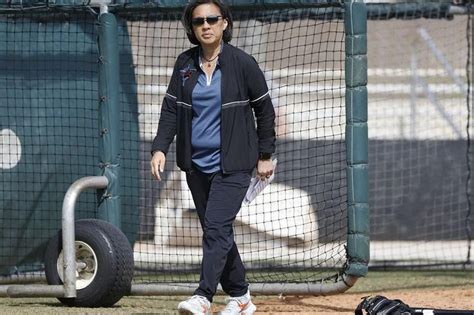 major league baseball s first female gm kim ng leaving marlins after three seasons the straits