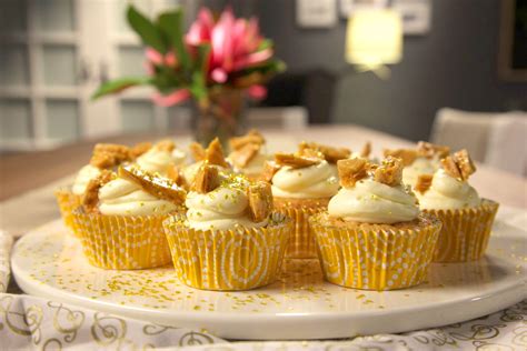 .paste recipes on yummly | chocolate peanut torte with chocolate peanut frosting, almond 593,571 recipes. Almond honeycomb cupcakes | Recipe | Baking, Cupcake ...