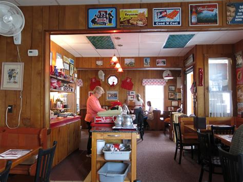 Mabel’s Lobster Claw - Kennebunkport, ME | Review & What to Eat