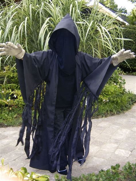 Sehr Einfaches Dementor Kostüm Beginnen Sie Mit Schwarzer Kleidung