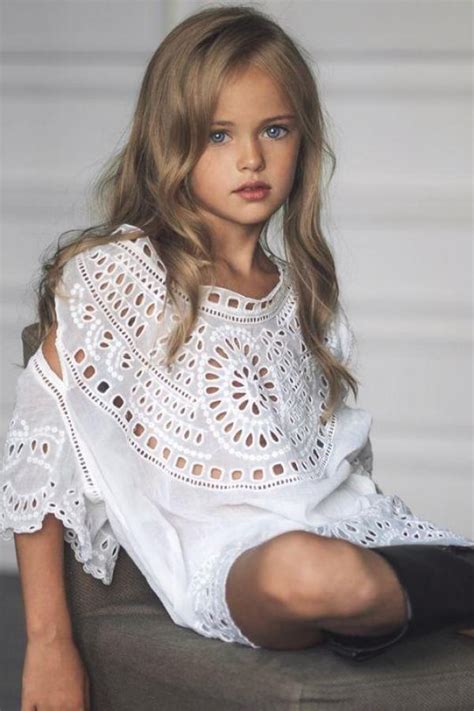 Trop jeune pour être mannequin Kristina Pimenova est la plus jolie