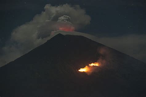 Volcanology Center Raises Mt Agung Alert To Third Highest Siaga