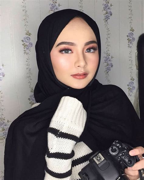 Make Up By Makeupbyatirah Beautiful Hijab Hijab Makeup Stylish Hijab