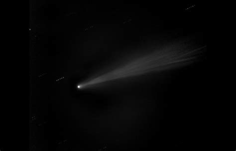 Comet Ison Nasa Images Reveal Object Is Still Intact Interactive
