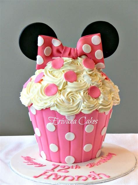 1st Birthday Minnie Mouse Cake With Cupcakes 1st Birthday Ideas