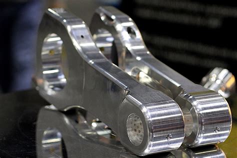 The most comprehensive car specifications database. TECH QUICKIE: What Makes a Top Fuel Connecting Rod Special?