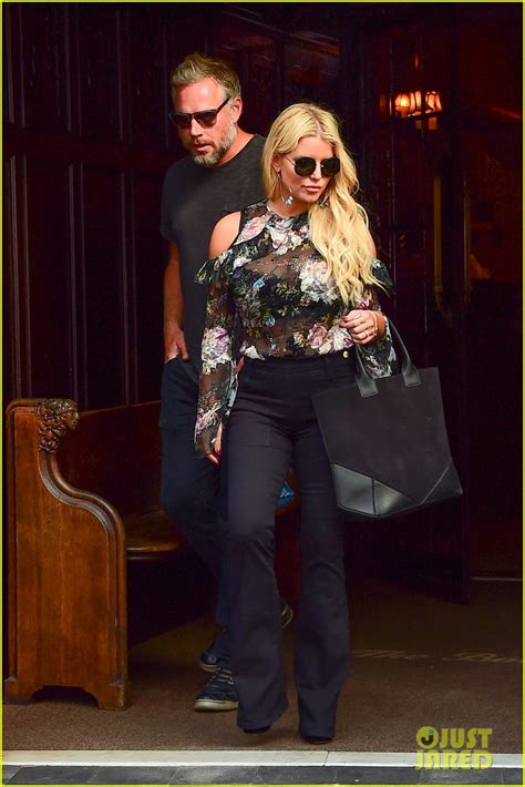 Jessica Simpson Looks Sexy While Grabbing Dinner With Hubby Eric Johnson Photo 3767638 Eric