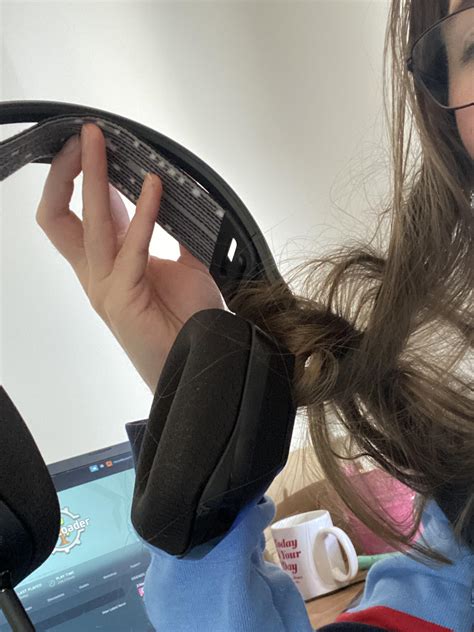 Long hair struggles :( : r/GirlGamers