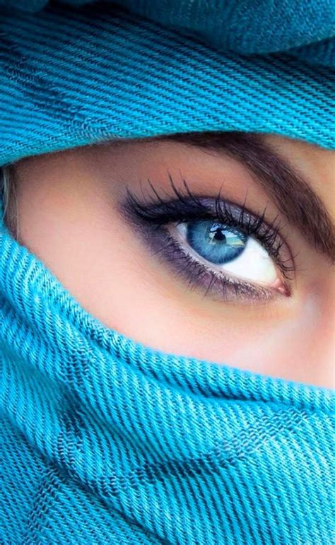 Beautiful Muslim Women With Niqab Read New Book By John