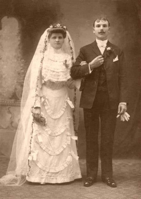 England 1890s Musthaveweddingphotos Wedding Gowns Vintage Vintage