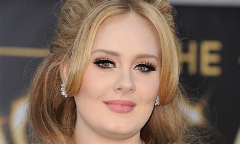 hello from adele s makeup artist who filmed an eyeliner tutorial — watch