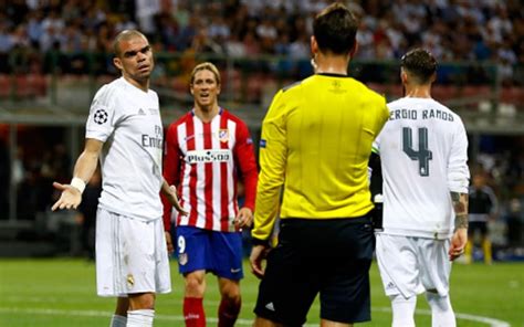 Peça pelo whatsapp ou apps Champions League final: Pepe antics stain showpiece