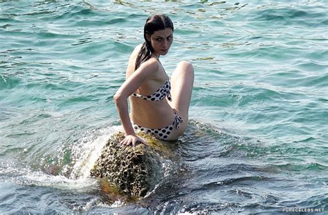 Phoebe Tonkin Paparazzi Bikini Yacht Photos Nucelebs Com