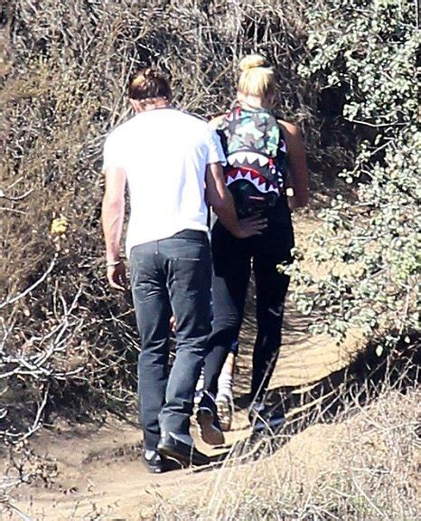 Gwen Stefanis Hubby Gavin Rossdale Enjoys Day Out With Gorgeous Nanny Metro News