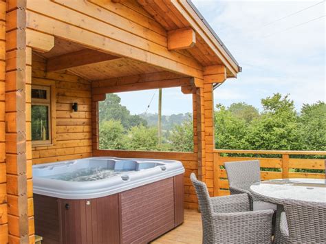 Slate House Lodges Nr Llandinam Powys Self Catering Holiday Lodges