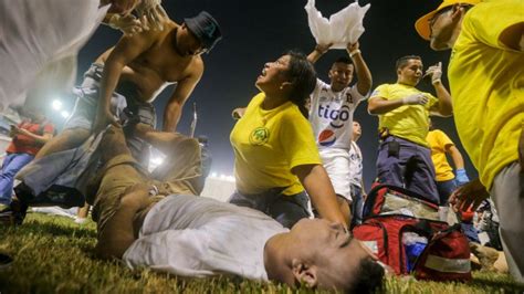 Foto Menelan 12 Korban Ini 5 Fakta Mengerikan Kerusuhan Sepakbola Di El Salvador Halaman 5