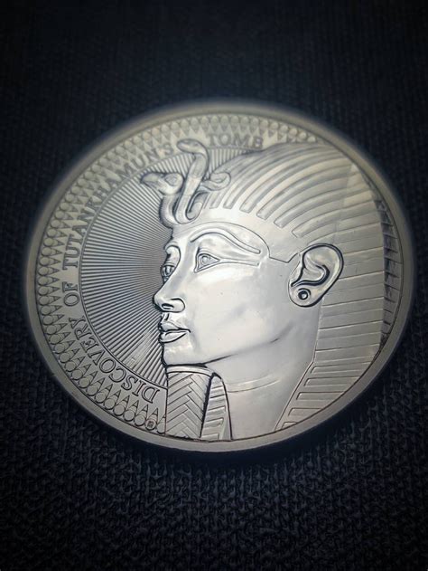 King Tutankhamun 5 Pounds Stunning Brilliant Uncirculated Coin Etsy