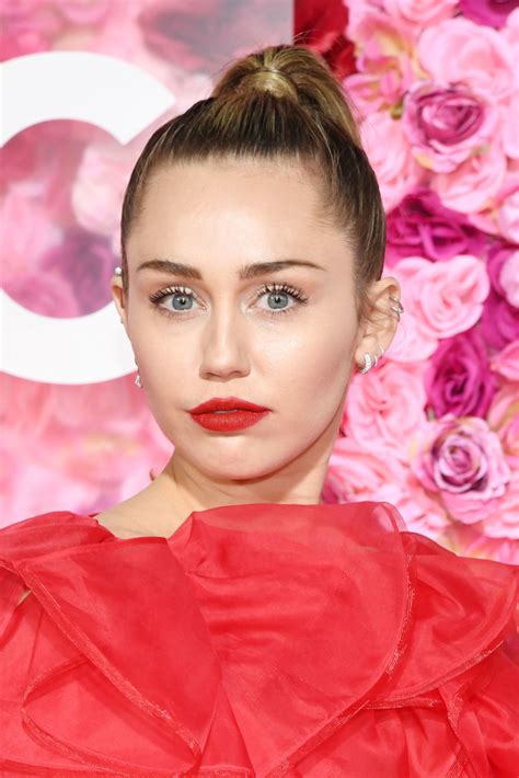 Welcome to the miley cyrus wiki, we are the first miley cyrus wiki. Miley Cyrus Red Lipstick - Red Lipstick Lookbook - StyleBistro